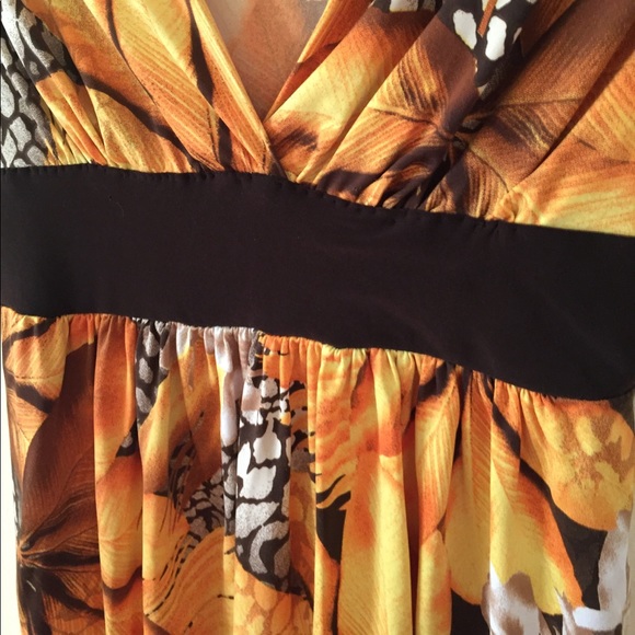 🐬 CLEARANCE ITEM: Viva You Floral Tunic Blouse with Tie-Back Bow - Picture 3 of 6